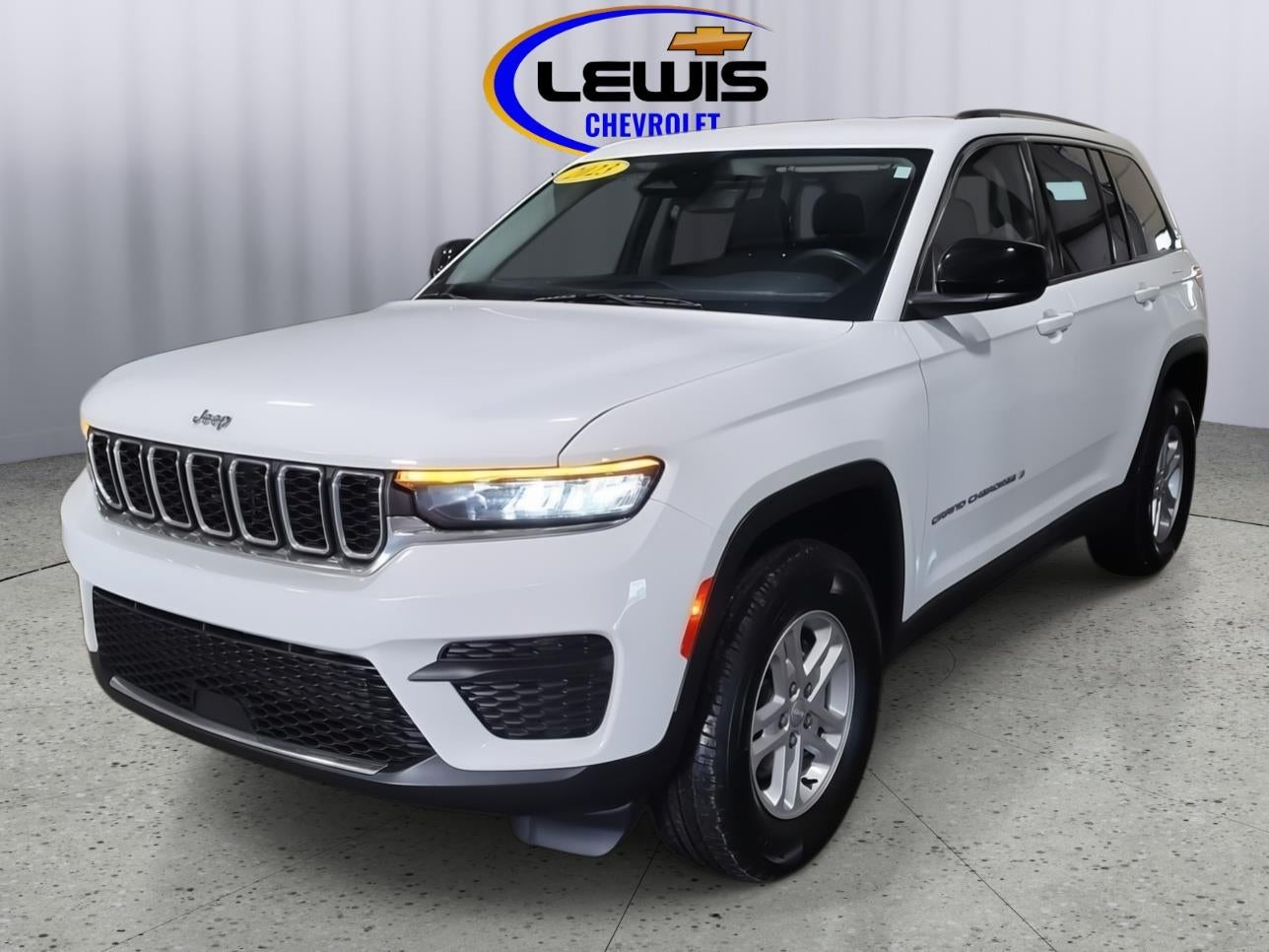 2023 Jeep Grand Cherokee Laredo 4x4's photo