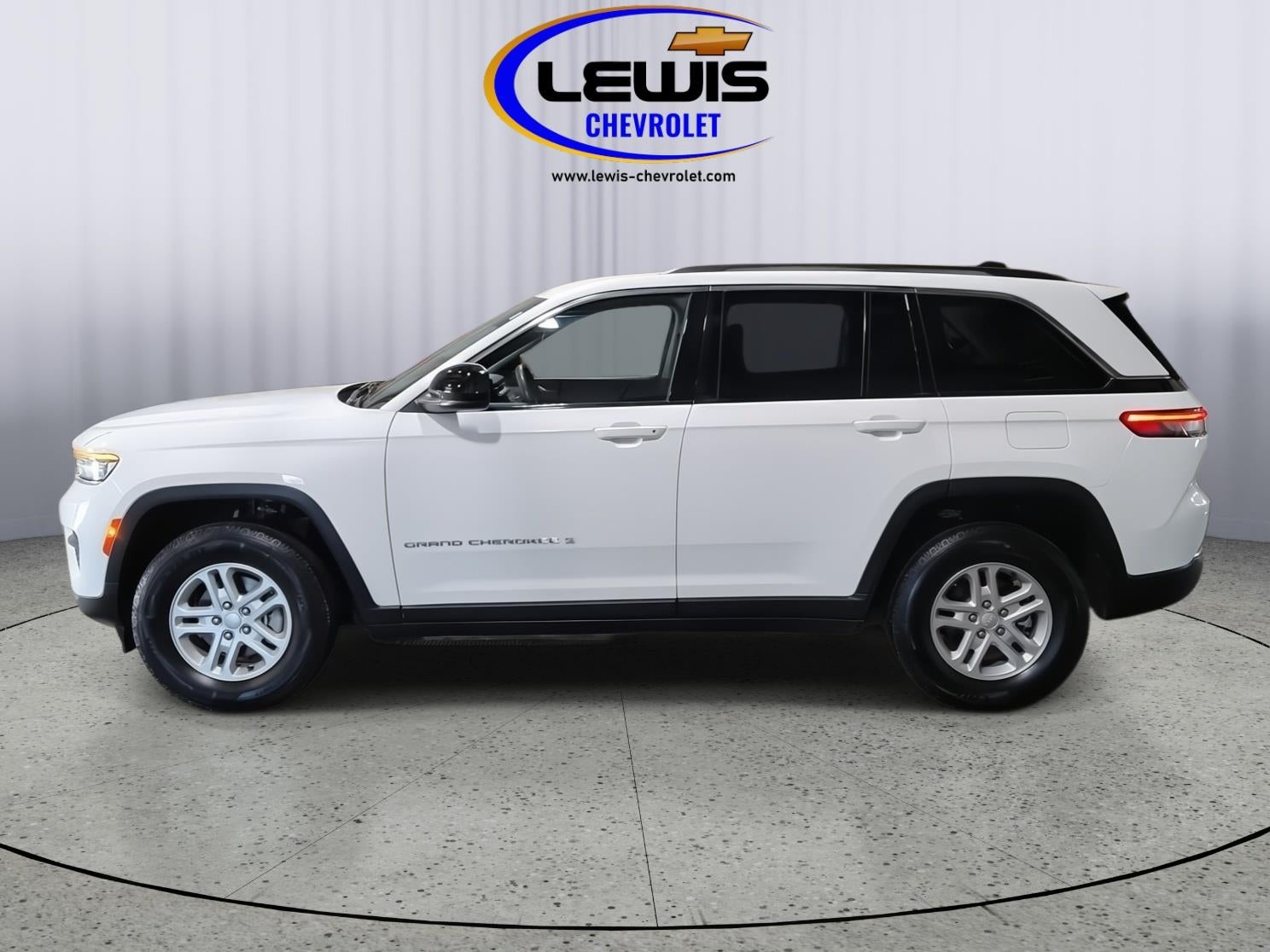 2023 Jeep Grand Cherokee Laredo