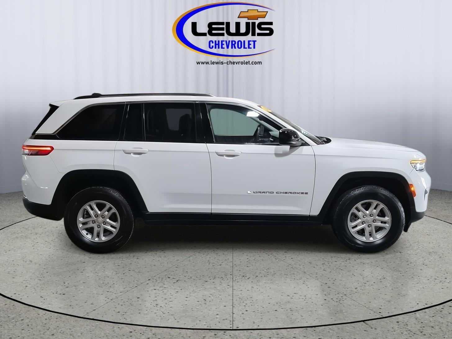 2023 Jeep Grand Cherokee Laredo