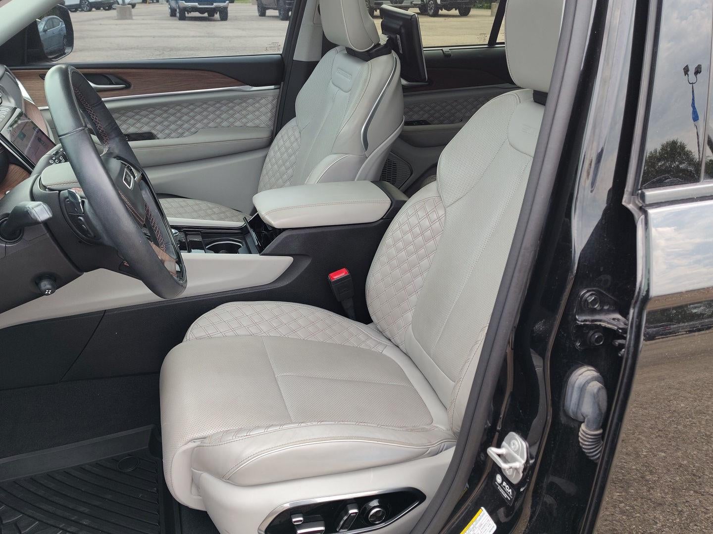 2023 Jeep Grand Cherokee Summit