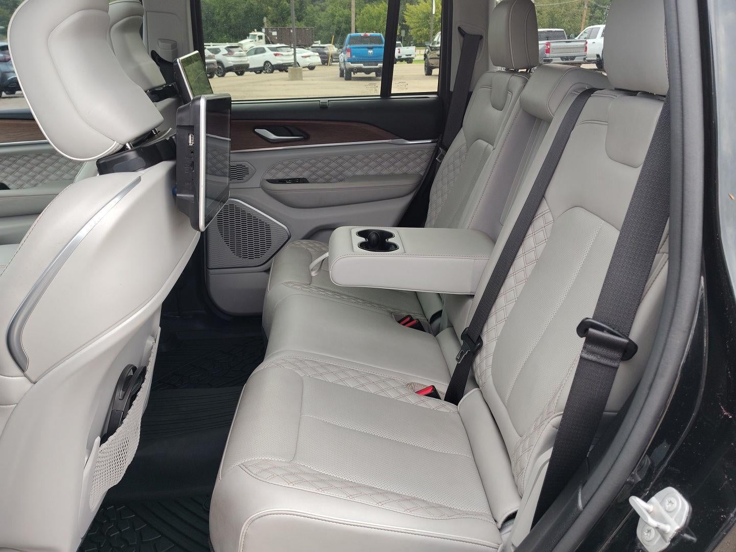 2023 Jeep Grand Cherokee Summit