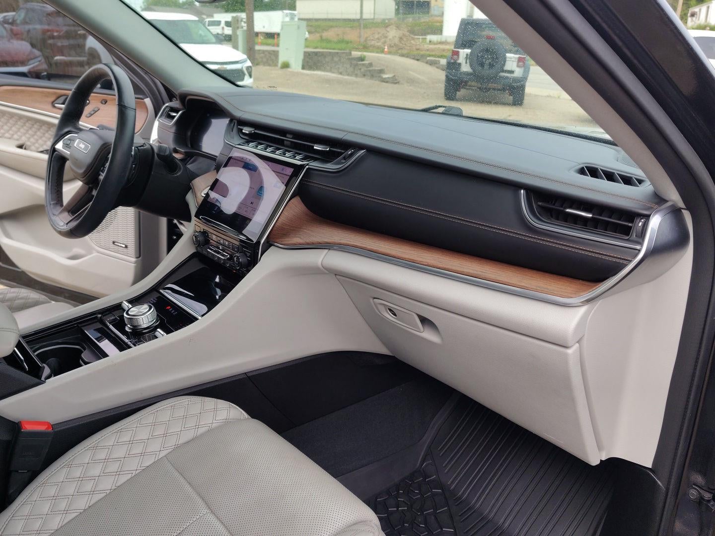 2023 Jeep Grand Cherokee Summit