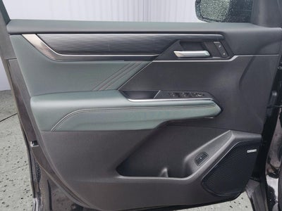 2025 GMC Acadia AT4