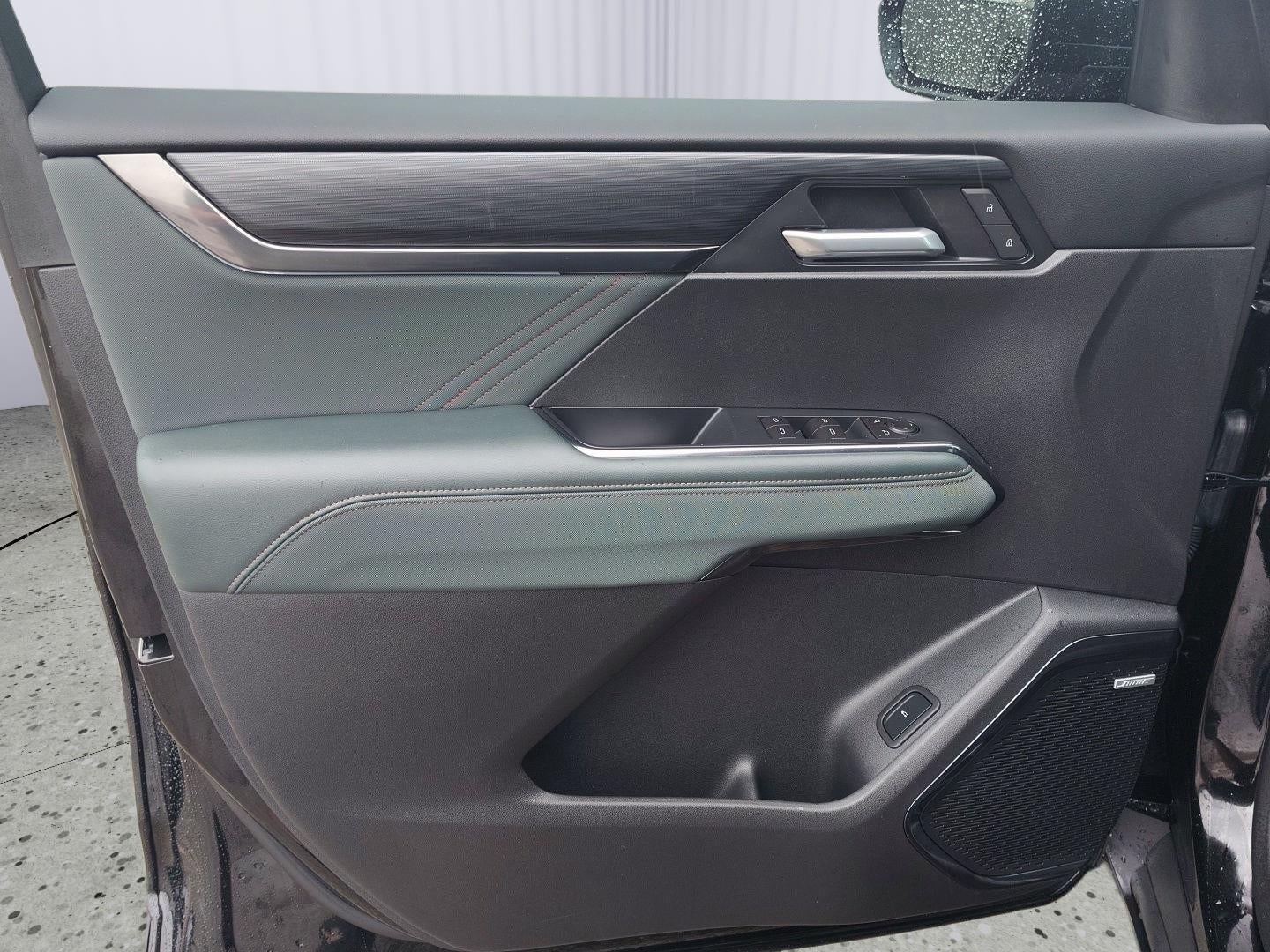2025 GMC Acadia AT4