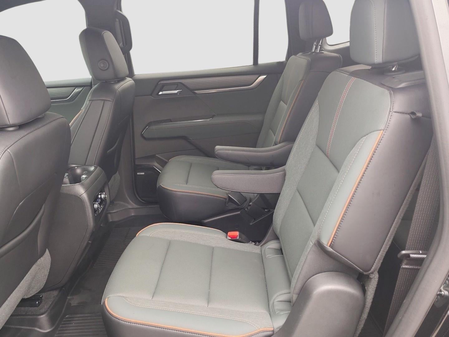 2025 GMC Acadia AT4