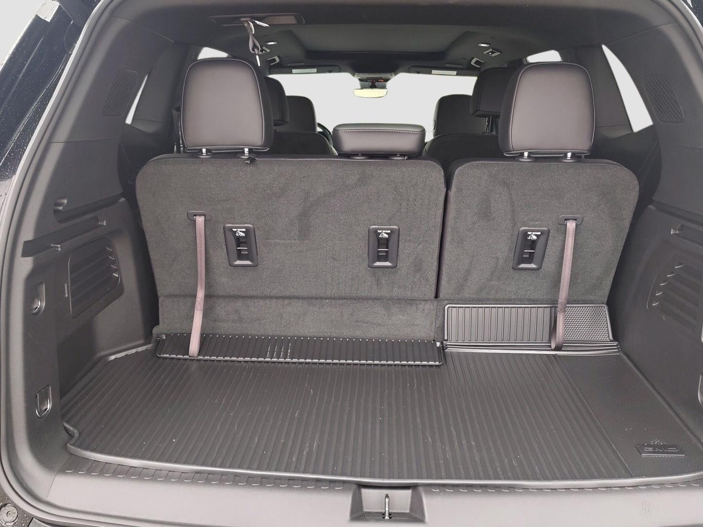 2025 GMC Acadia AT4