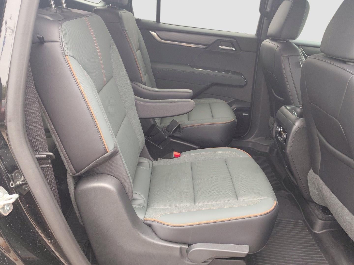 2025 GMC Acadia AT4