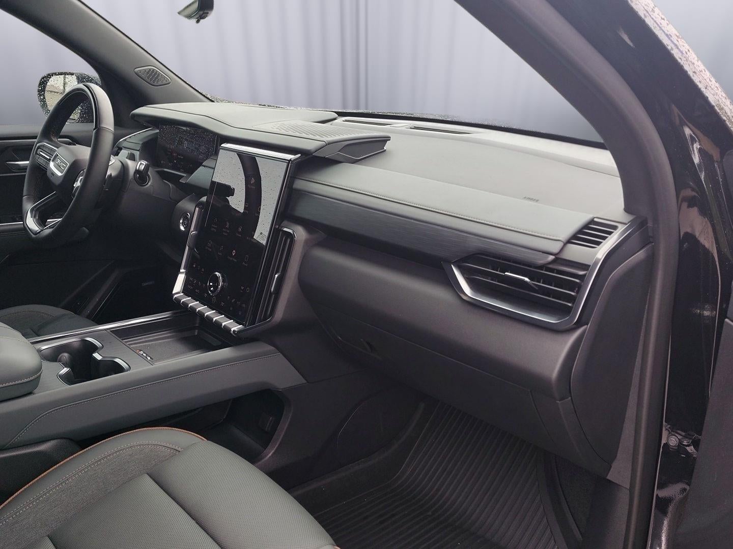 2025 GMC Acadia AT4