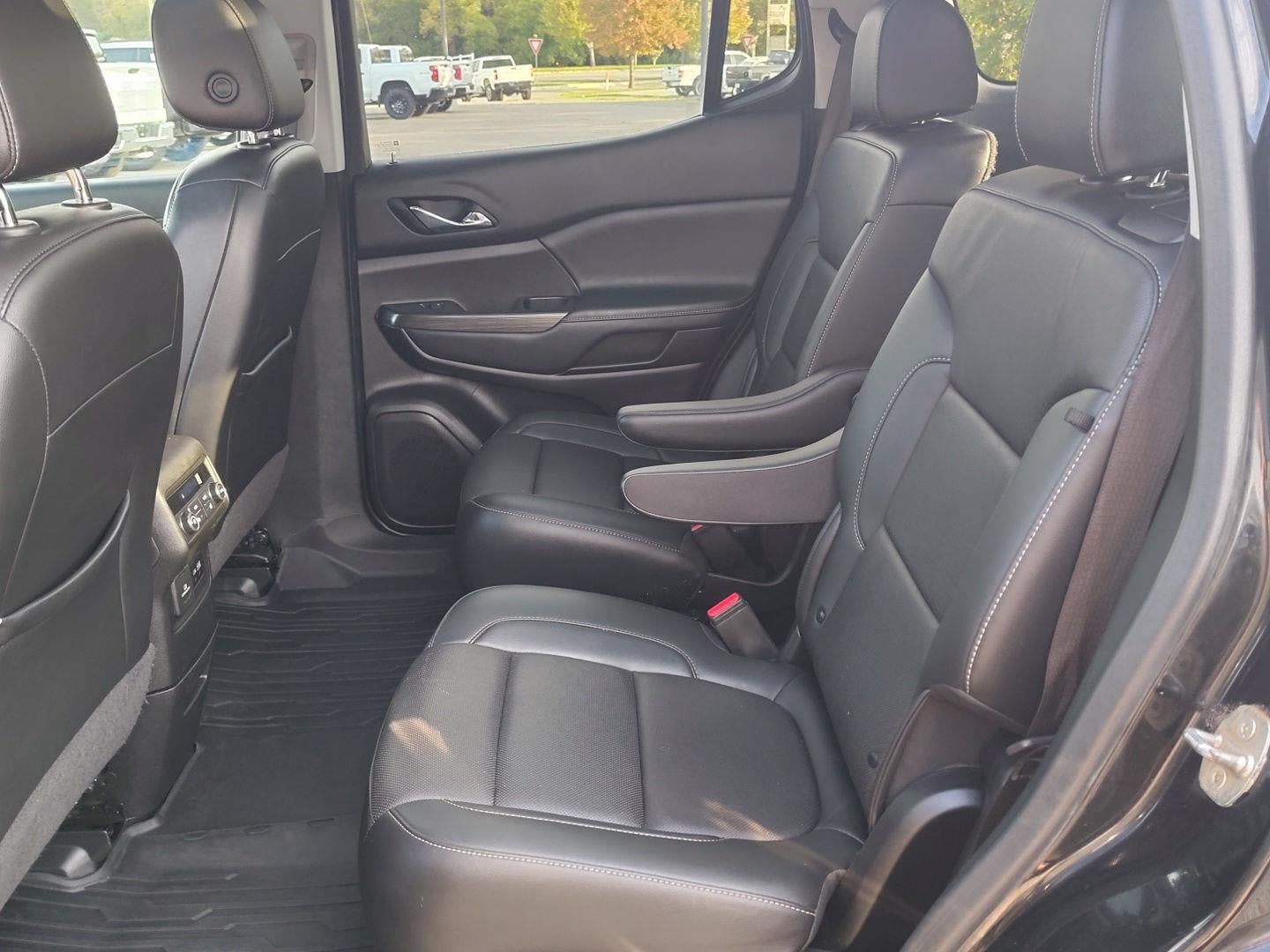 2022 GMC Acadia SLT