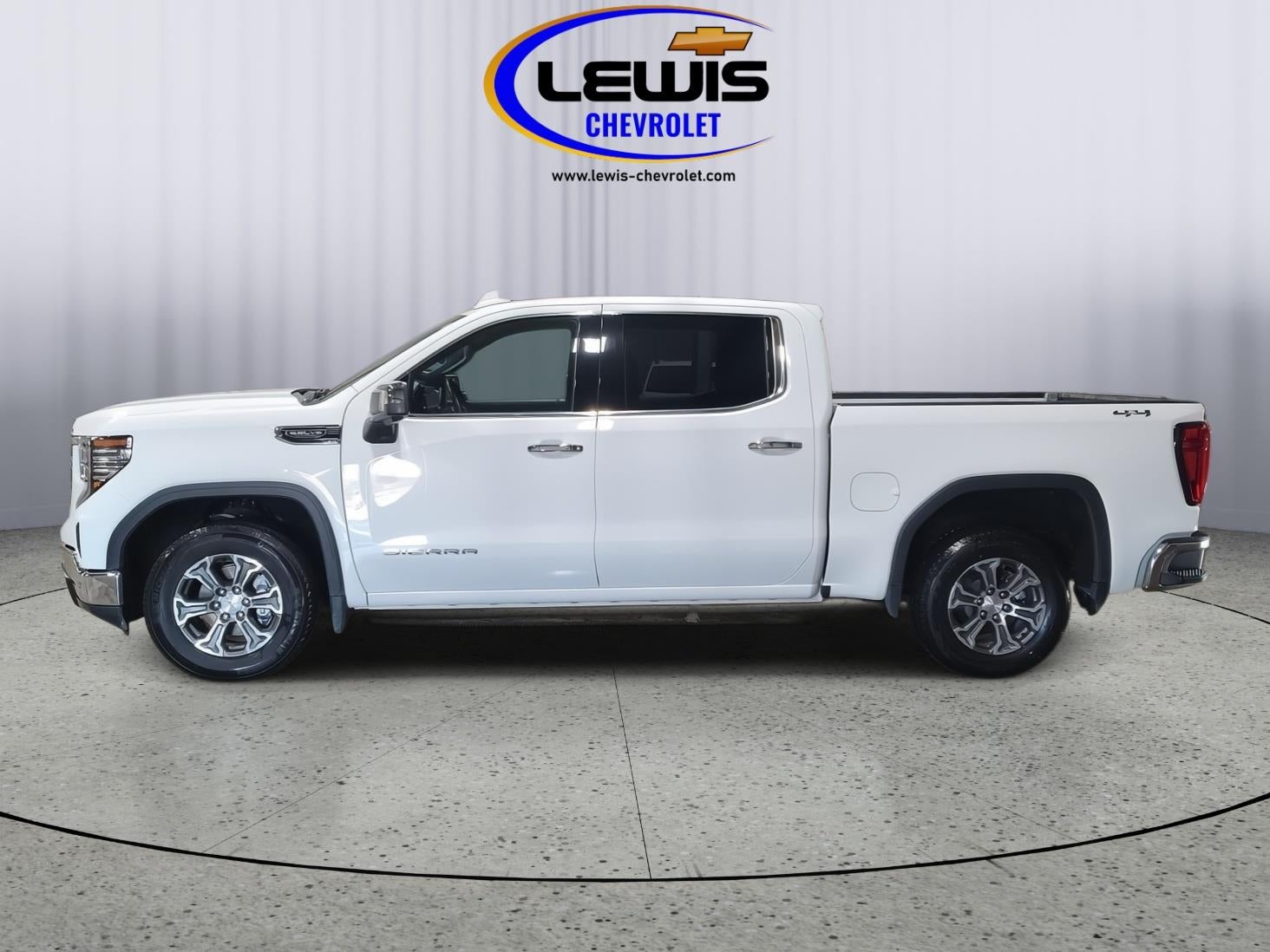 2025 GMC Sierra 1500 SLT