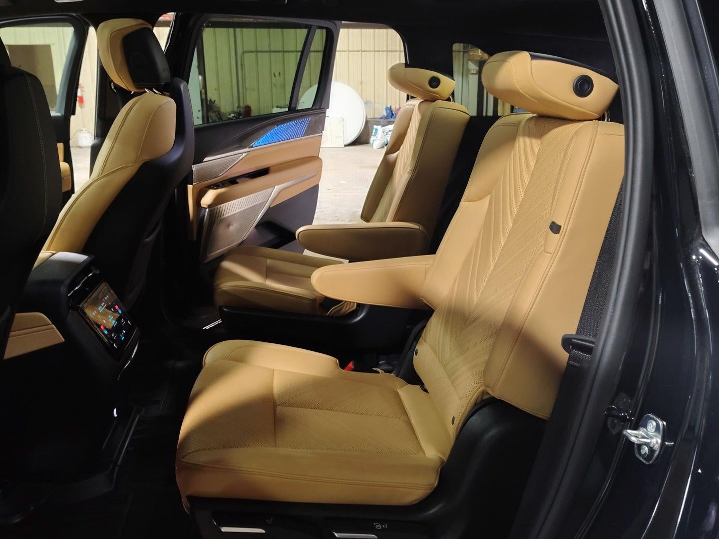 2025 Cadillac ESCALADE IQ Sport 2