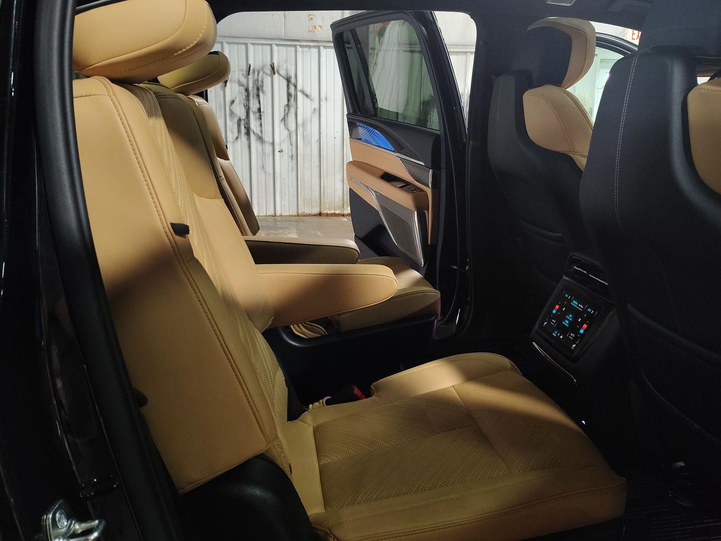 2025 Cadillac ESCALADE IQ Sport 2