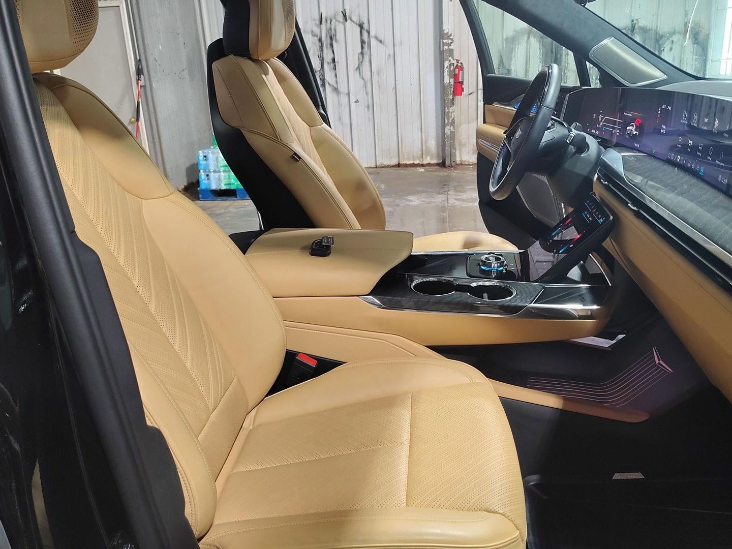 2025 Cadillac ESCALADE IQ Sport 2