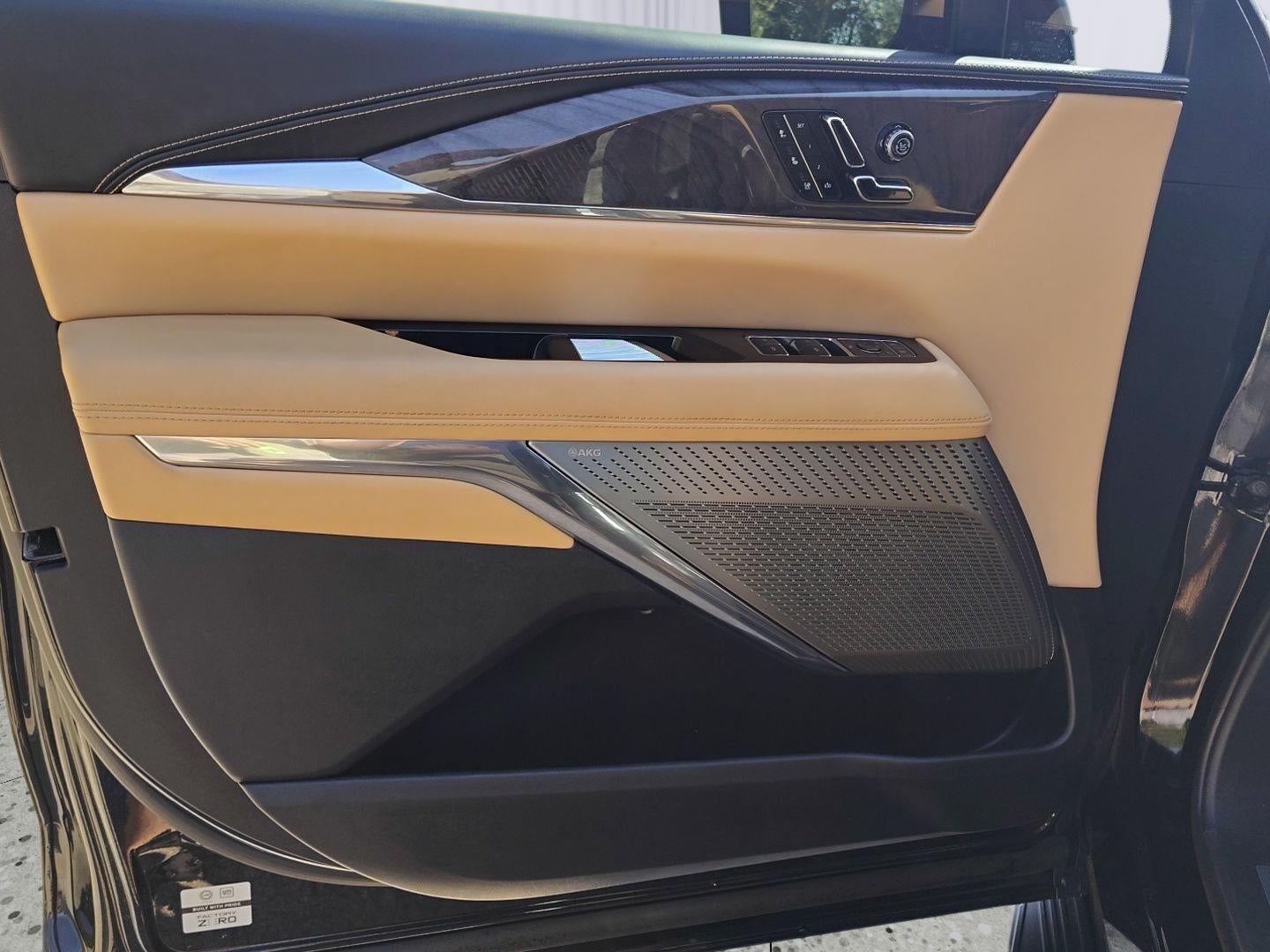 2025 Cadillac ESCALADE IQ Sport 2