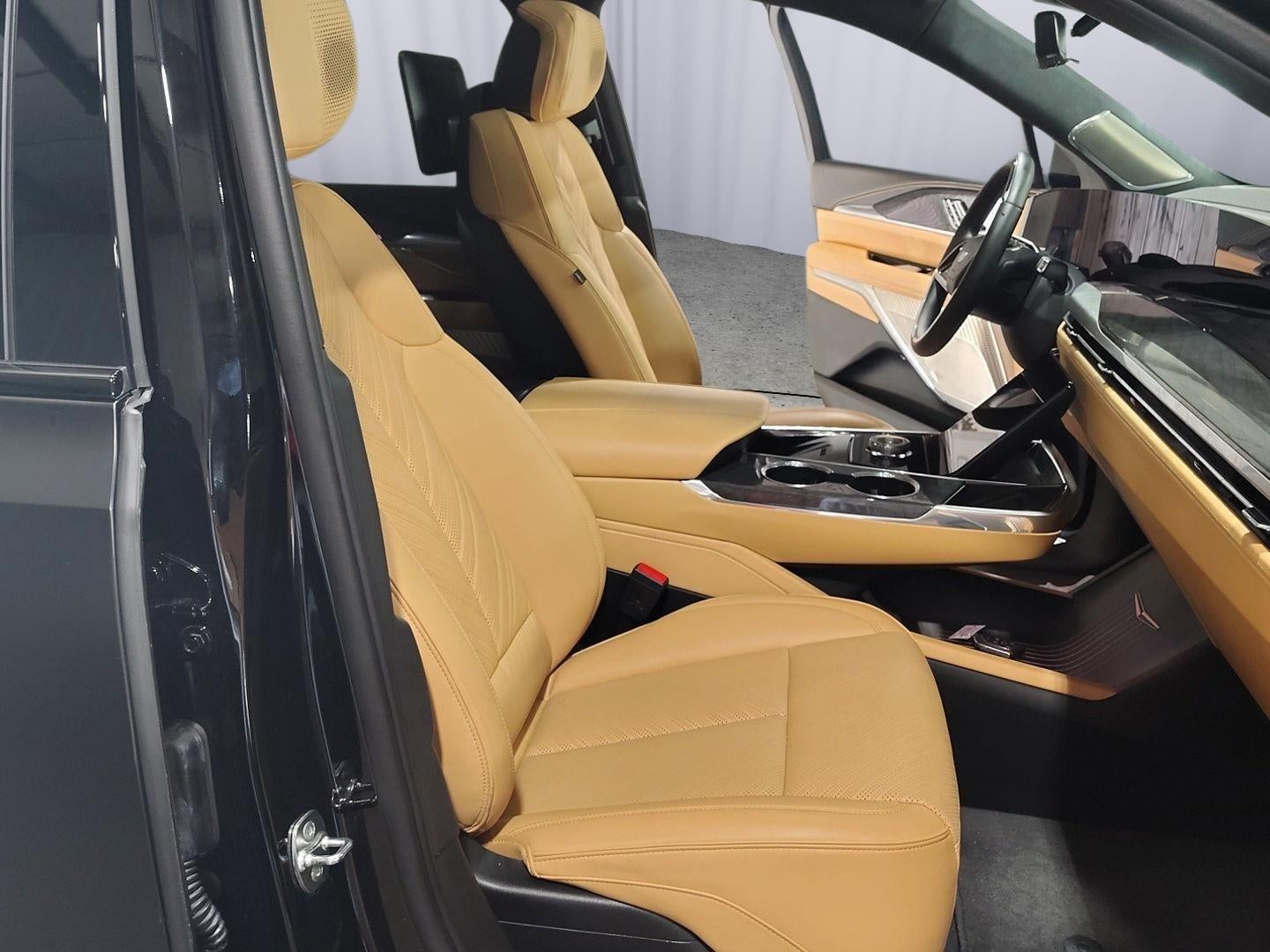2025 Cadillac ESCALADE IQ Sport 2